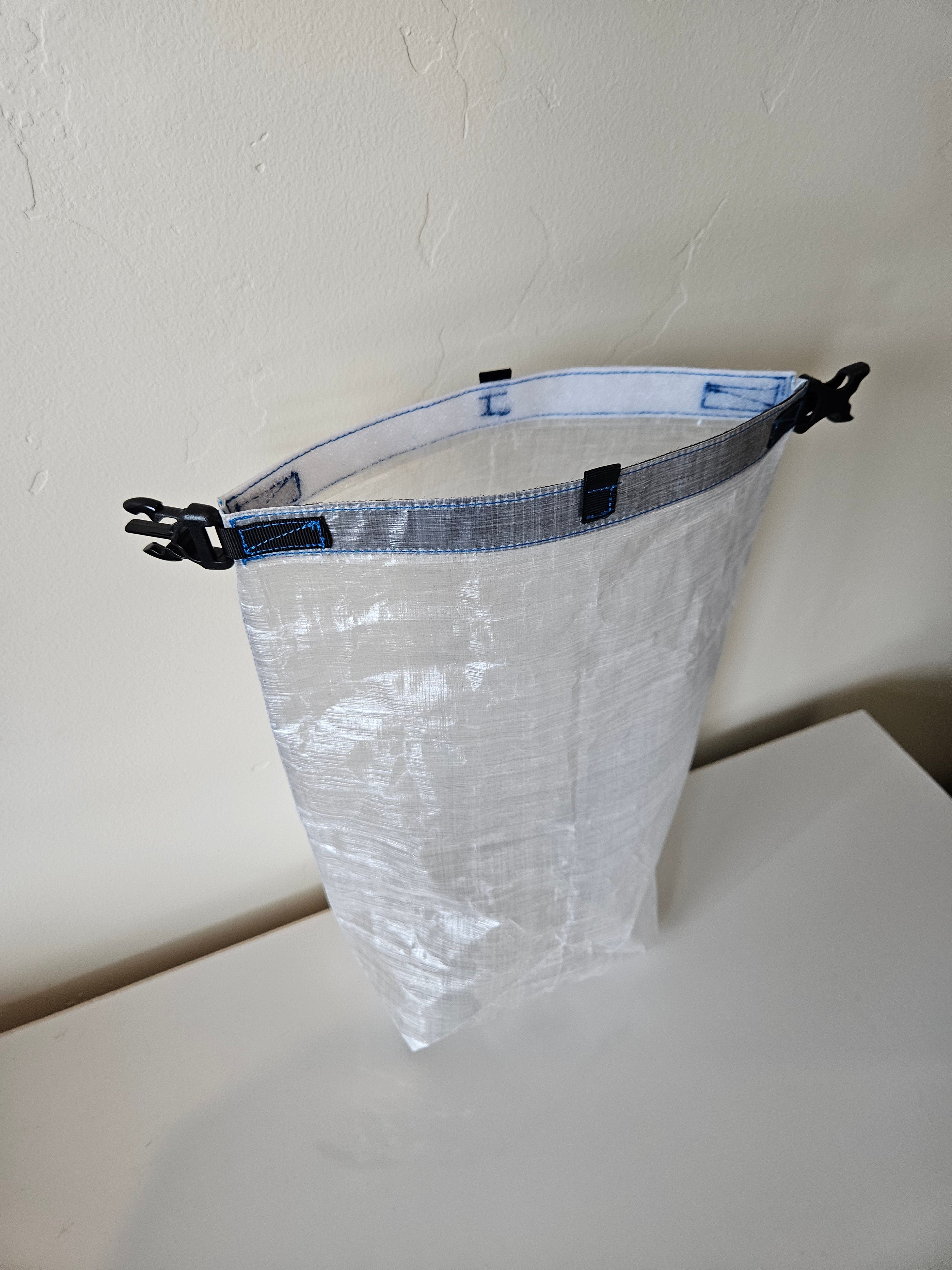 Superlight Small Dry Bag - Clear Dyneema